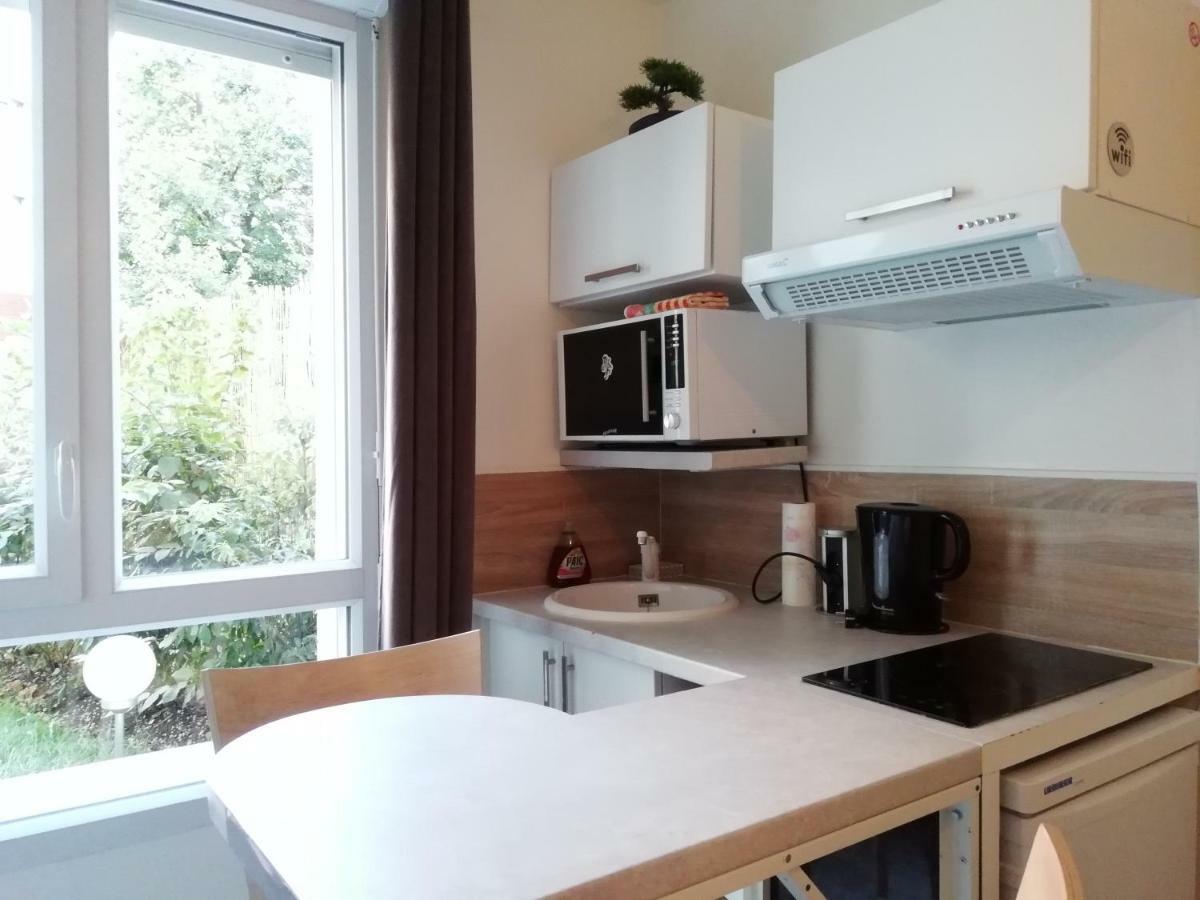 Chic Studio Near Paris Apartment Saint-Denis  Bagian luar foto